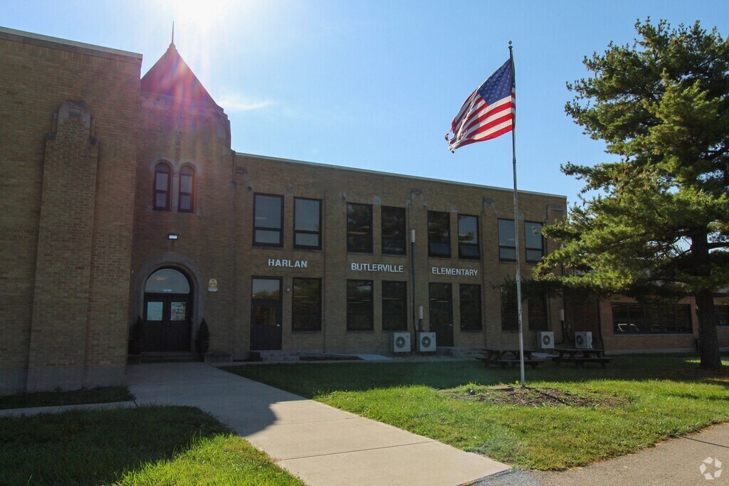 Harlan-Butlerville Elementary School serves students from Pre-K through the 5th grade.