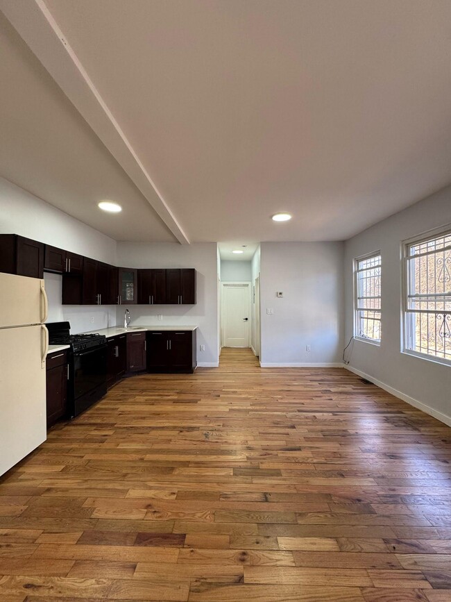379 S 20th St Unit 1R, Newark, NJ 07103