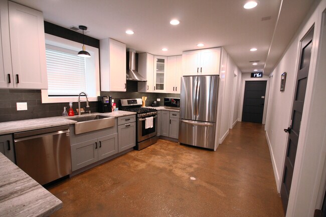 2508 N Spaulding Ave unit A, Chicago, IL 60647 - photo 5