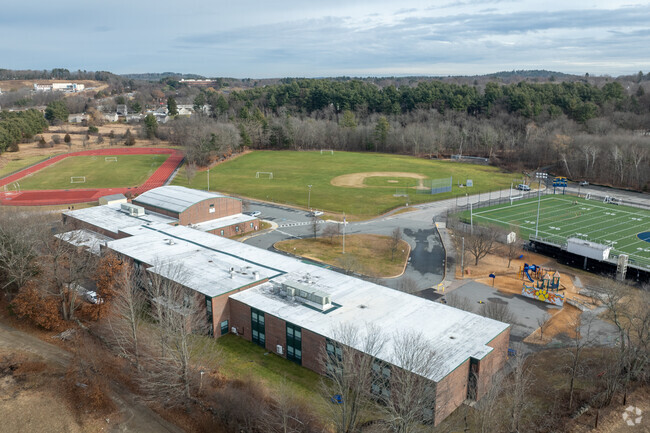 Russell Street Elementary School is a public school in Littleton serving students in grades 3-5.