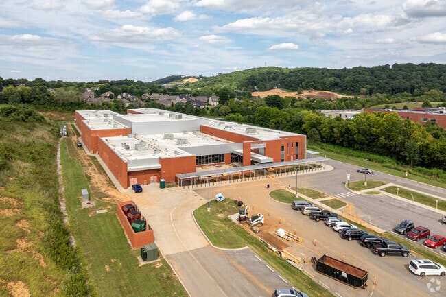 Hardin Valley Middle scored a 7 out of 10 on GreatSchools.