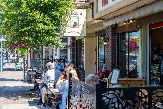 La Bottega offers Italian food and operates a deli and wine shop in Lincoln.