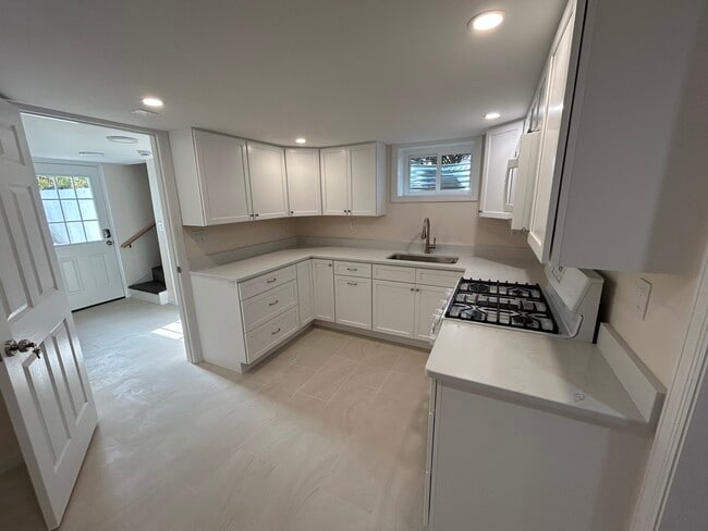 90 Havemeyer Ln, Greenwich, CT 06830 - photo 2