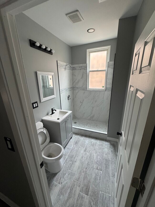 3320 W Polk St unit 3320 w Polk, Chicago, IL 60624 - photo 5