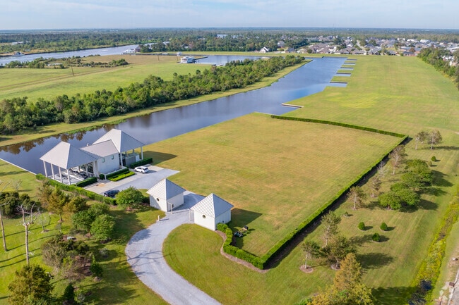 Mulberry is bordered by Bayou Black to the north and the Intracoastal Waterway to the south.