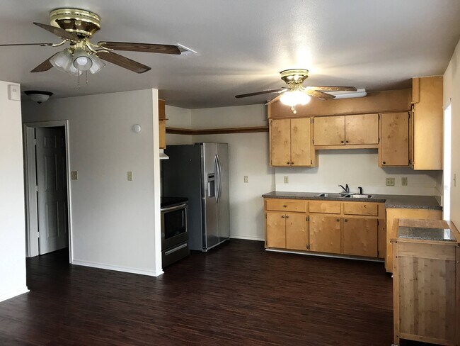 1217 Oak Dr unit 101, Denison, TX 75020 - photo 5
