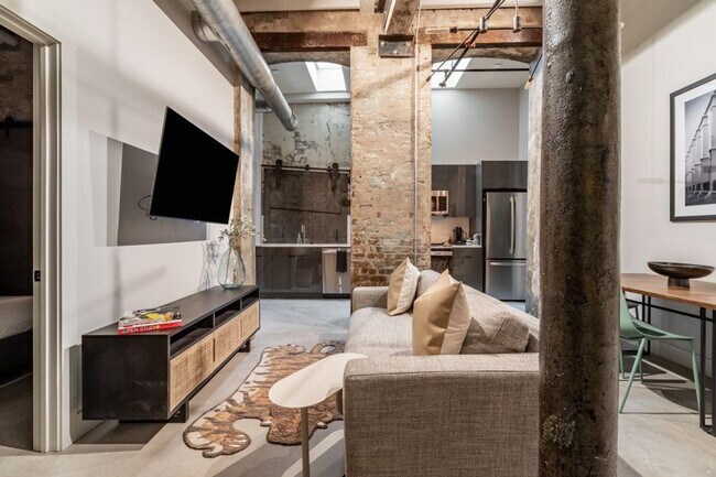 315 Girod St unit ID1267143P, New Orleans, LA 70130 - photo 2