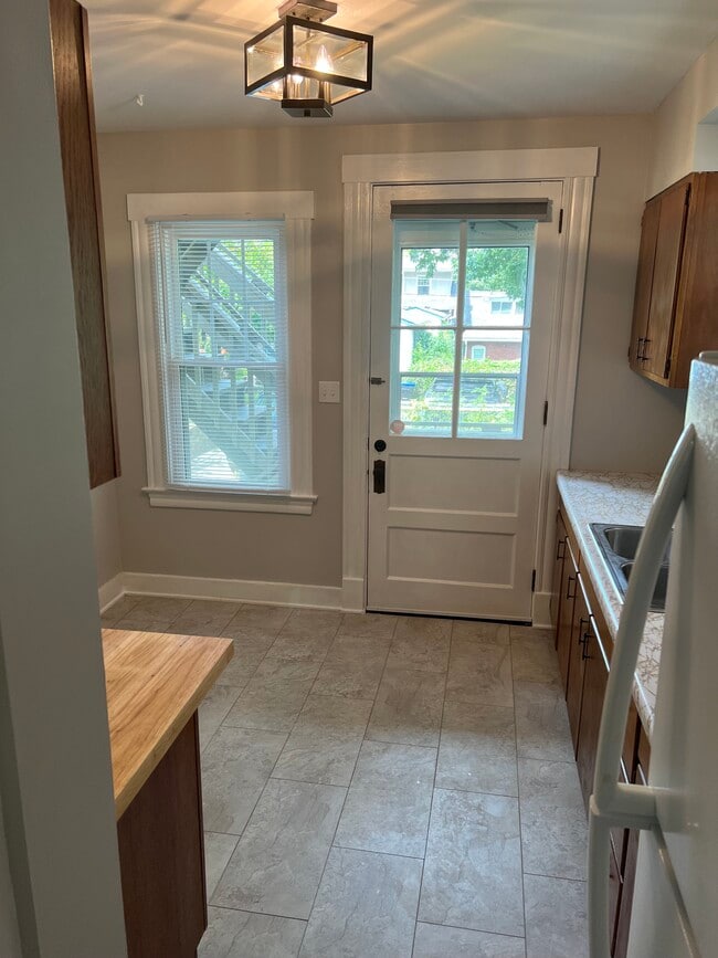 1635 Eastern Pkwy unit 1, Louisville, KY 40204 - photo 4