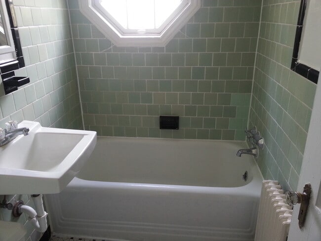 4585 Macarthur Blvd NW unit 104, Washington, DC 20007 - photo 4