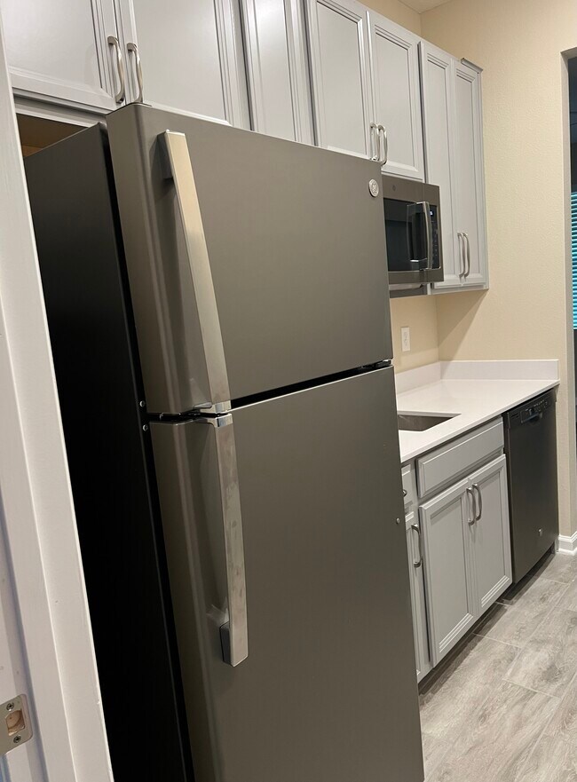 602 Holly Hill Rd Unit Apartment, Davenport, FL 33837