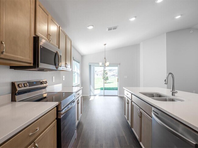 1315 Mottled Duck Ln, Lakeland, FL 33811 - photo 3