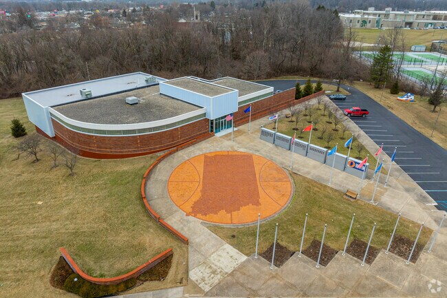 New Castle is known for its basketball scene, home to the Indiana Basketball Hall of Fame, and the birthplace of former NBA star Kent Benson and Indiana University legend Steve Alford.