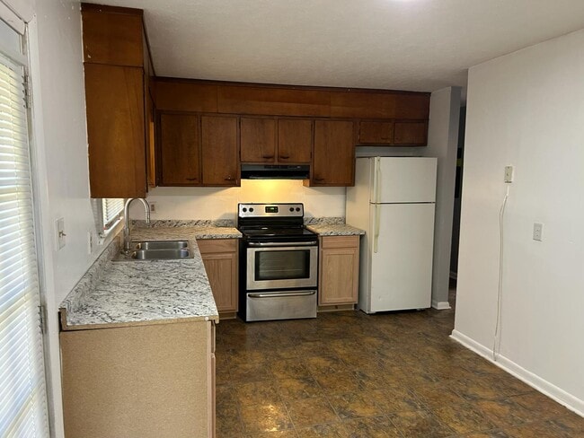 2336 Lake Ave, Fayetteville, NC 28301 - photo 4