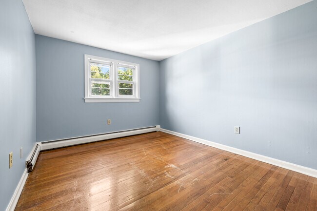 24 Deerfield Ct unit D, East Hartford, CT 06108 - photo 7