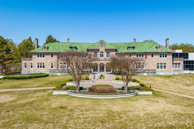 The Memphis Museum of Science and History is a popular museum in Chickasaw Gardens.