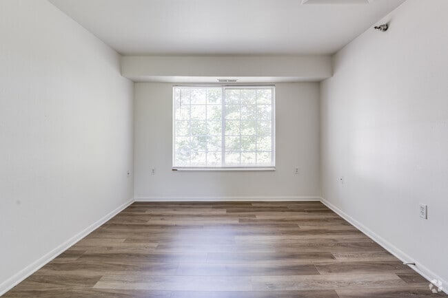 Oakbrook Apartments, Grand Rapids, MI 49546 - photo 6