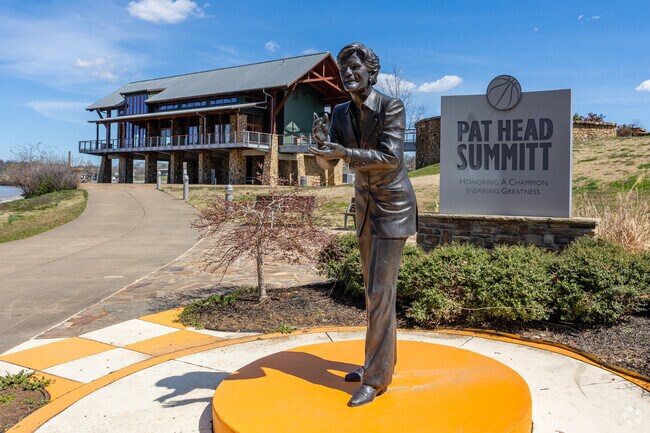 Pat Summitt is celebrated at Liberty Park in Clarksville.
