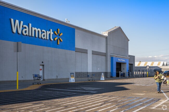 When you need most of your grocery and home needs, come to Walmart just north of Olivehurst.