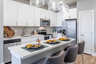 4604 S 53rd St, Rogers, AR 72758