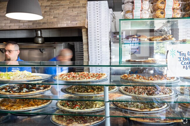 Mama Lena's has a full assortment of creative Pizza in Keasbey.