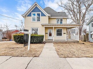 426 College Ave Unit Lower, Watertown, WI 53094