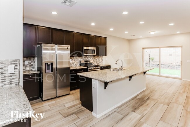 10552 Mt Blackburn Ave, Las Vegas, NV 89166 - photo 5