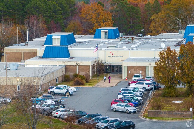 Parkview Arts & Science Magnet has an average enrollment of around 1000 students.