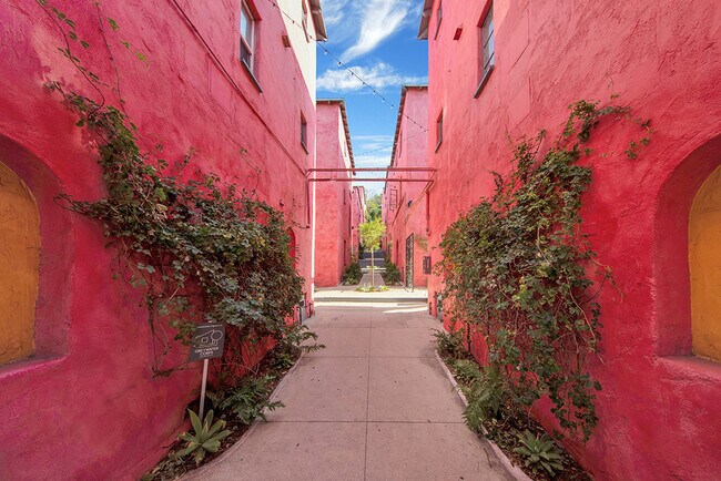 Big Momma Court Apts...Magical Renovated Bedrooms Available...CALL NOW!, Los Angeles, CA 90026 - photo 6