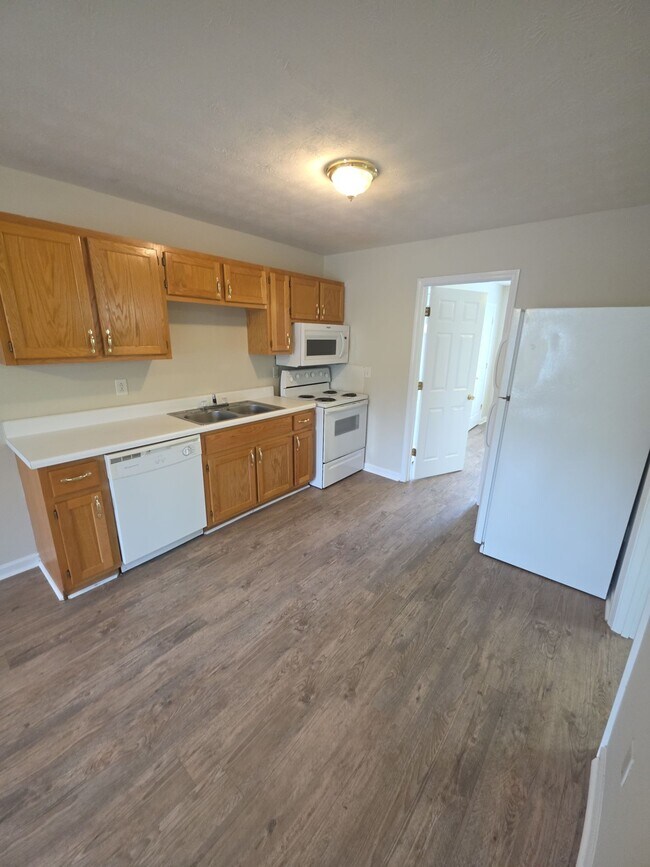 460 W 4th St unit A3, Cookeville, TN 38501 - photo 2