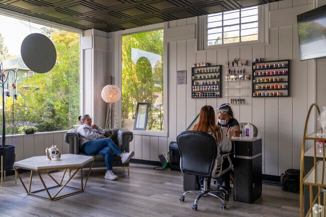 Painted Hair Studio provides Queens locals a place to catch up while getting a makeover.