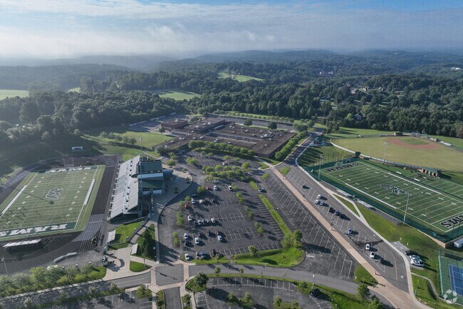 Pine Richland Middle School has a student-teacher ratio of 13 to 1.