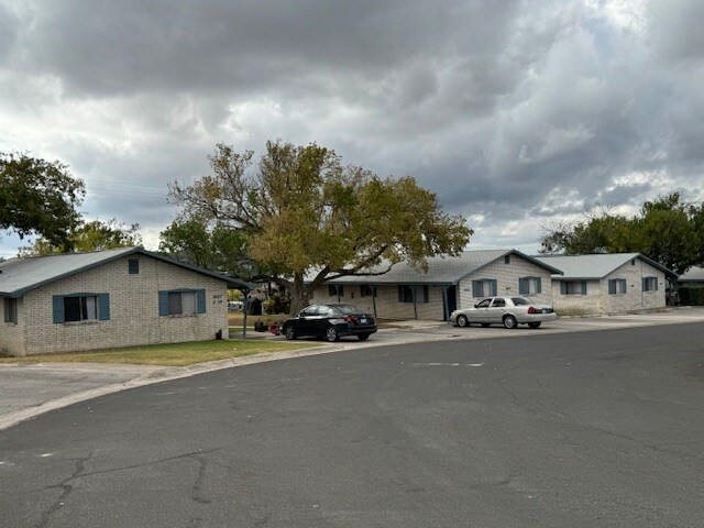 516 Brian Dr unit 2033, Kerrville, TX 78028 - photo 3