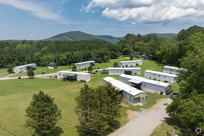 There’s a mix of ranch-style homes.