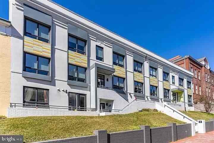 2422 17th St NW unit 204, Washington, DC 20009 - photo 1