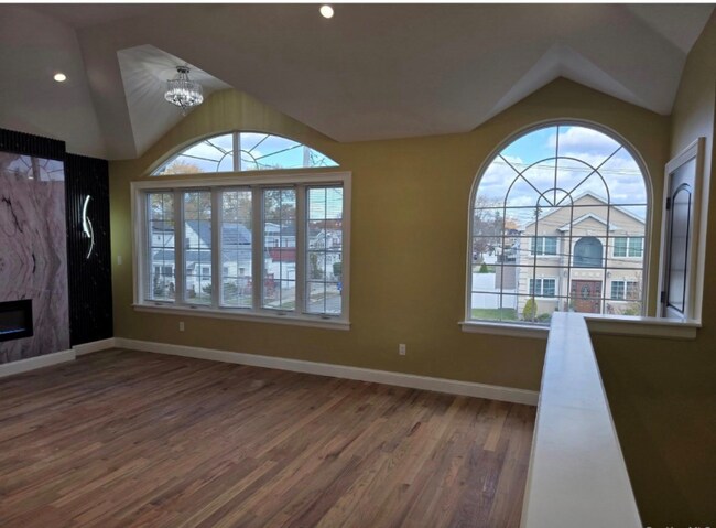 240-02 147th Rd, Rosedale, NY 11422 - photo 6