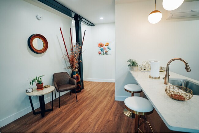 106-110 Hotel St unit 110 Hotel St. Apt 2, Utica, NY 13502 - photo 2