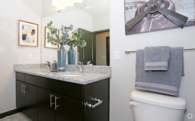 2BR,2BA,1088SF - Grand Courtyard