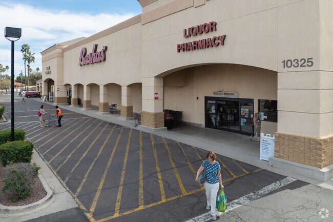 Bashas' in Sun Lakes offers a delviery service for its residents.