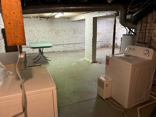 1209 W Governor St, Springfield, IL 62704 - photo 5