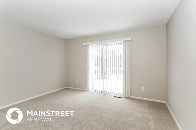 2980 Blue Moon Dr, Columbus, OH 43232 - photo 3