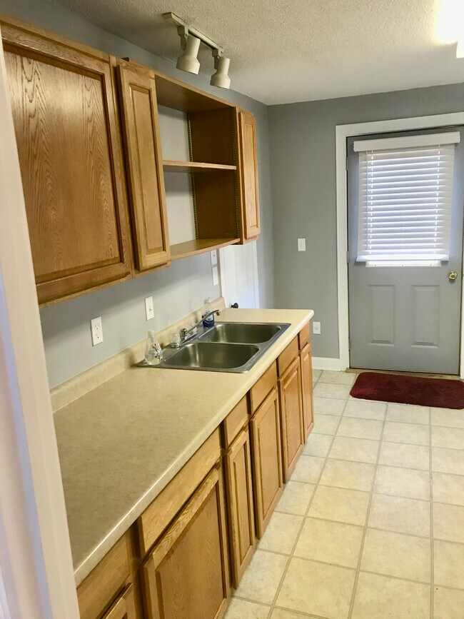 732 Polk St unit 2, Huntington, IN 46750 - photo 7