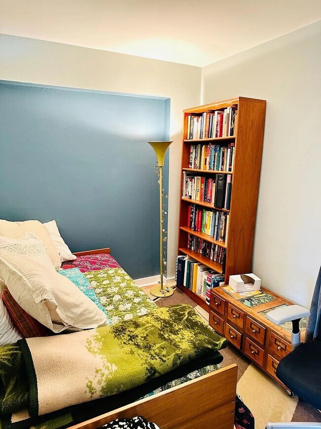 Dupont East Condominium unit 913, Washington, DC 20036 - photo 6