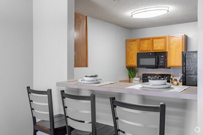 3BR, 3BA - 1256SF (Classic Furnished)