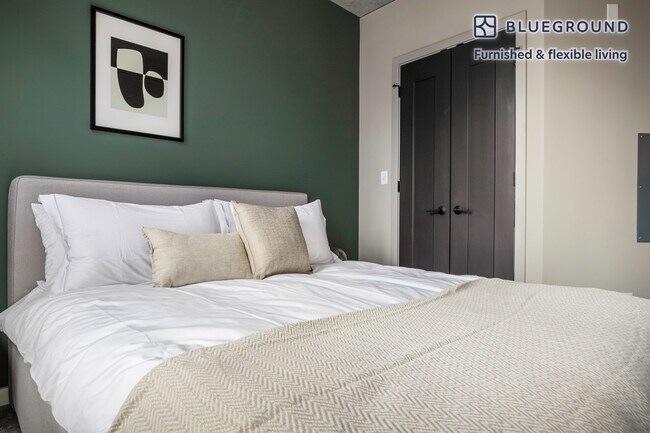 939 W Washington Blvd unit FL8-ID254, Chicago, IL 60607 - photo 7