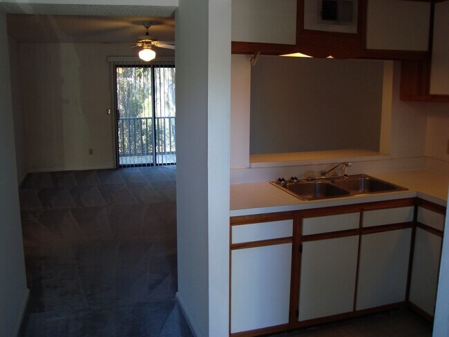 170 Baisden Rd unit 4, Jacksonville, FL 32218 - photo 6