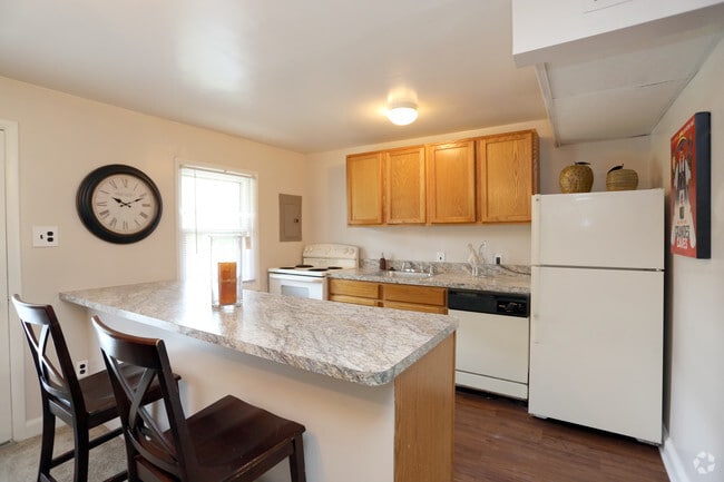 Towers at Greenville, Wilmington, DE 19807 - photo 4