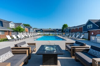 1380 Saylor Dr, Zionsville, IN 46077