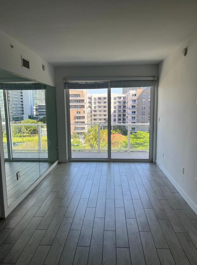 26 Edgewater unit 707, Miami, FL 33137 - photo 5
