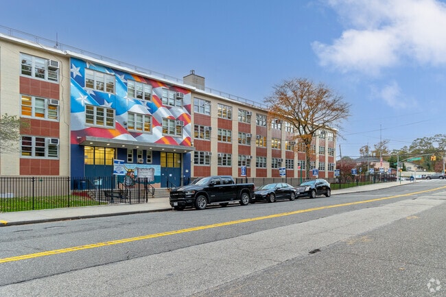 I.S. 07 middle school has an A grade and was a Blue Ribbon School in Prince's Bay.