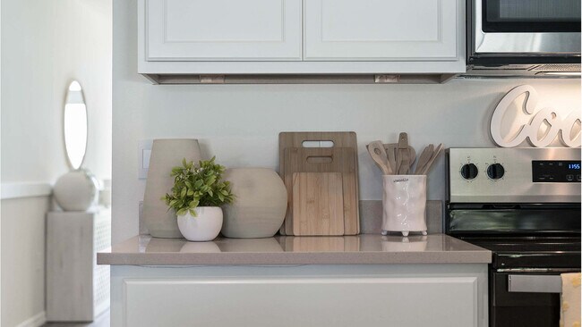 3902 Limeklin Falls Loop, Davenport, FL 33837 - photo 7